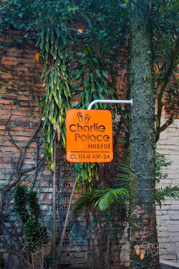 Charlie Palace Hostel Medellín Exteriör bild