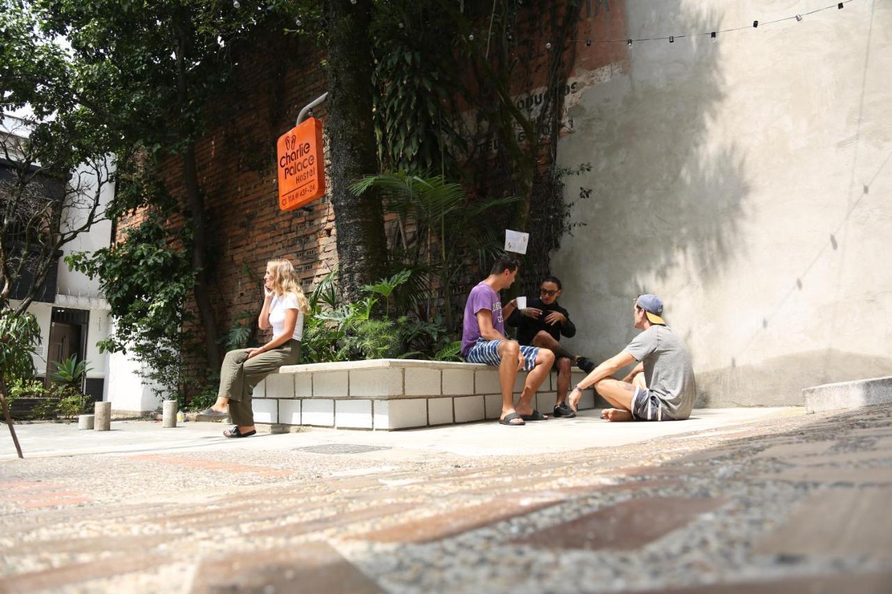 Charlie Palace Hostel Medellín Exteriör bild