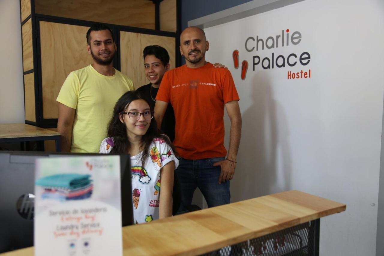 Charlie Palace Hostel Medellín Exteriör bild